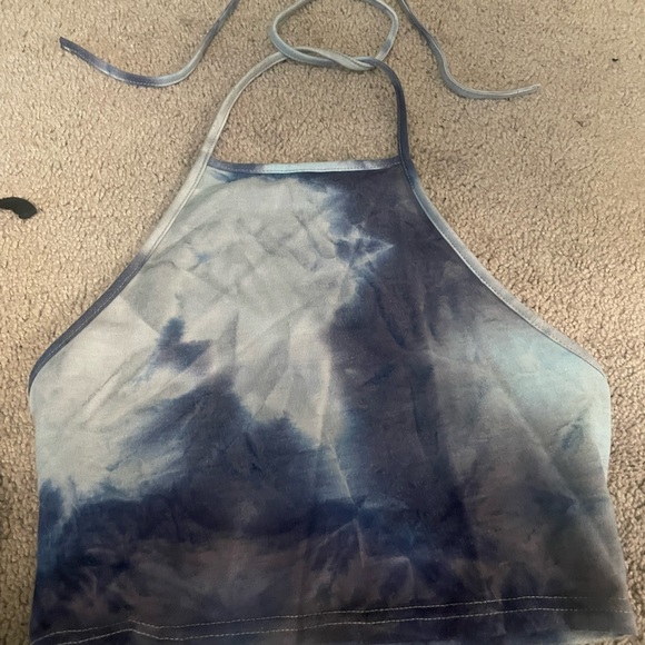 Stylish Black and Blue Tie-Dye Halter Tops - Picture 2 of 4